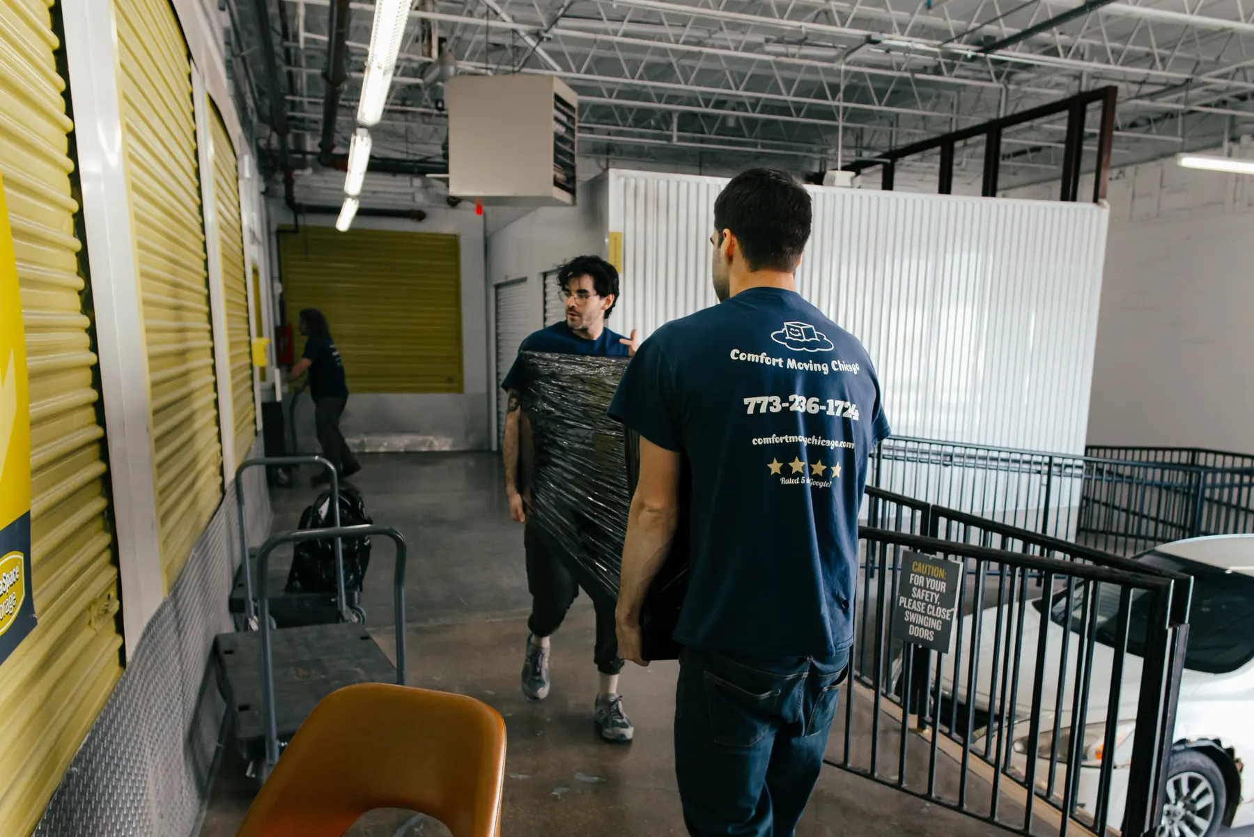 Comfort Moving Chicago working in the Chicago Loop