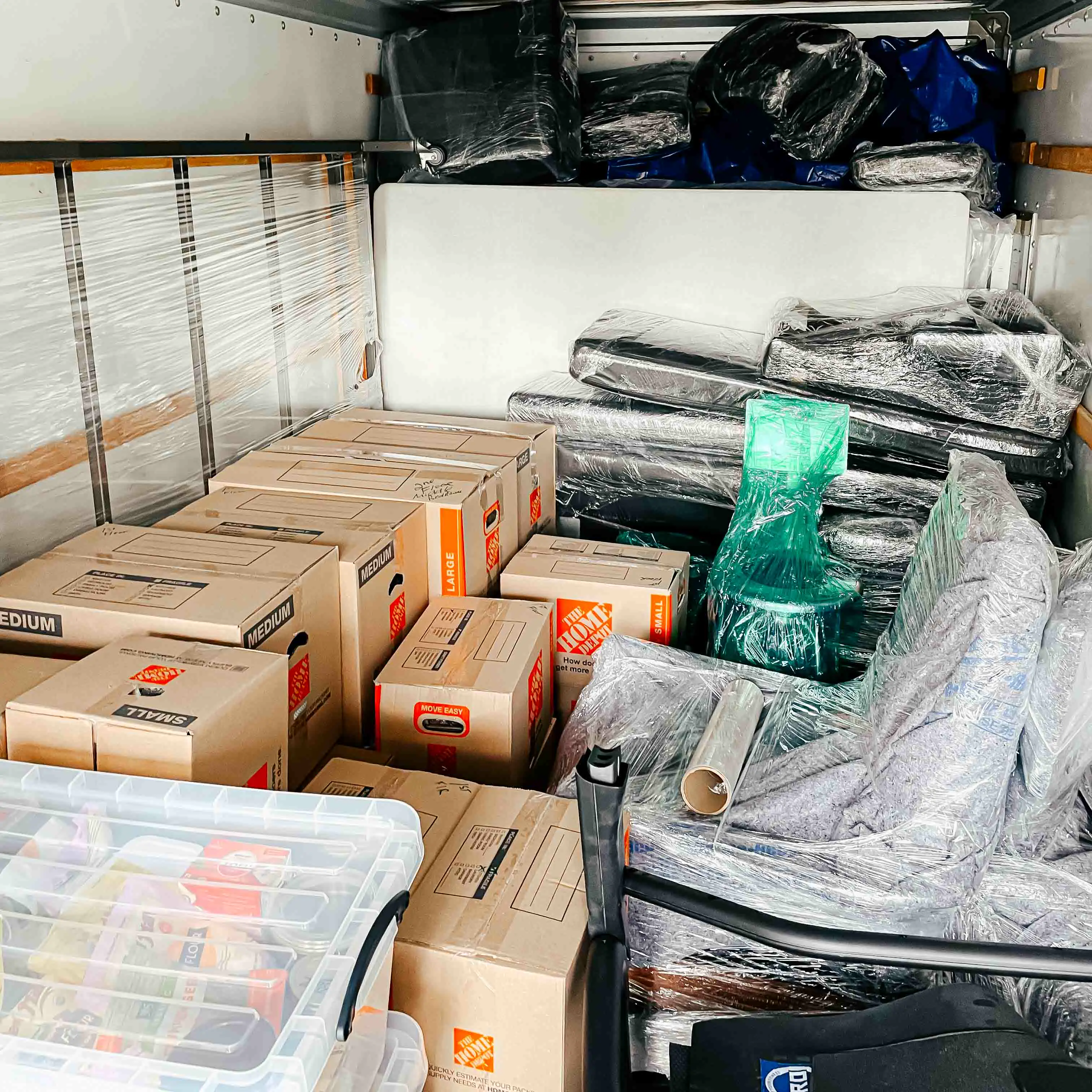 Comfort Moving Chicago Team with Truck - Licensed and Insured